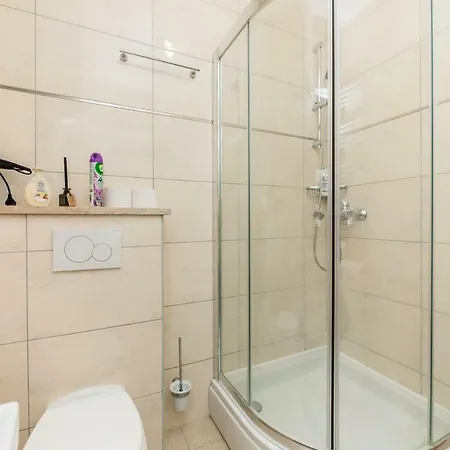 Wow In With Private Parking Apartman